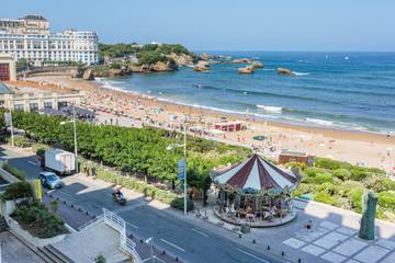 Gîte pour 2 personnes, avec balcon et piscine dans Grande Plage (Biarritz)