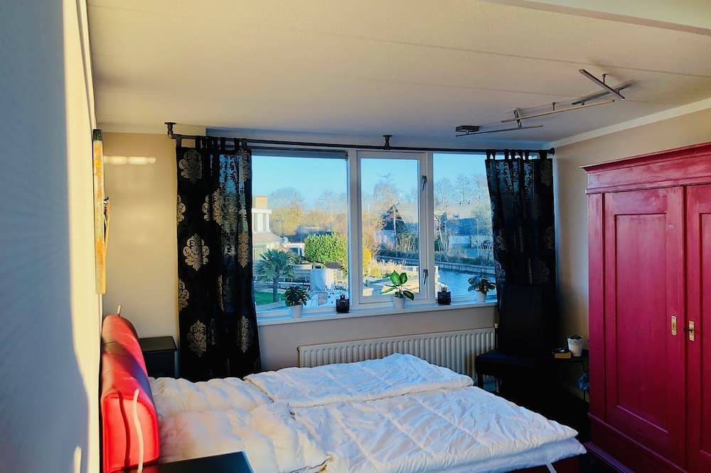 Riverside-Lemmer mit Bootsanleger in Lemmer, Ijsselmeer