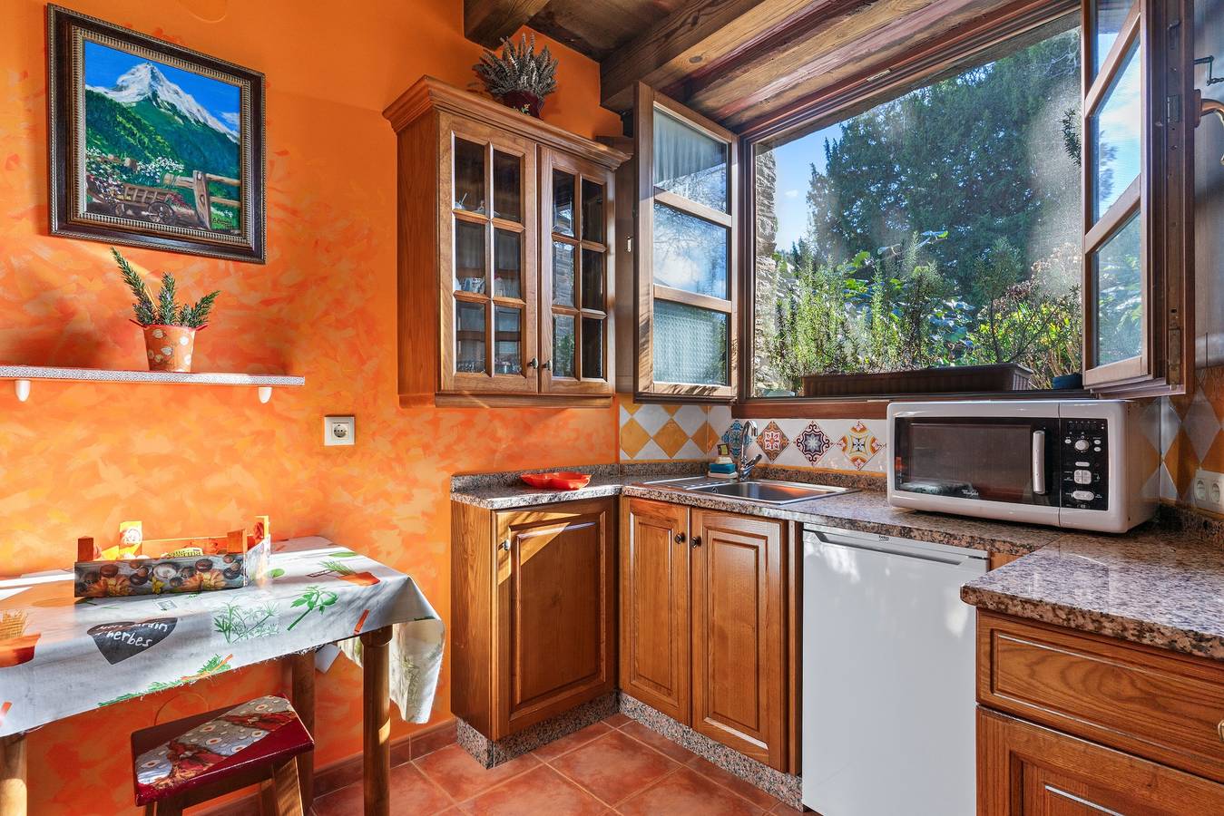 Vakantiehuis 'Nogueira' met bergzicht, privéterras en Wi-Fi, foto 6