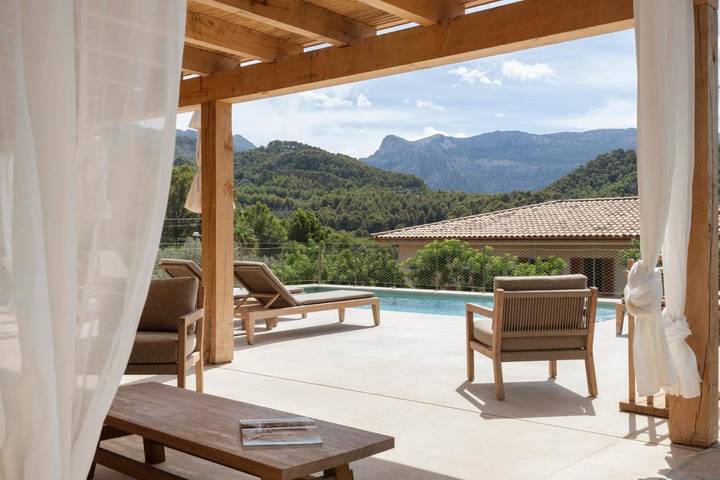 Ferienhaus für 6 Personen, mit Balkon und Terrasse sowie Garten und Pool