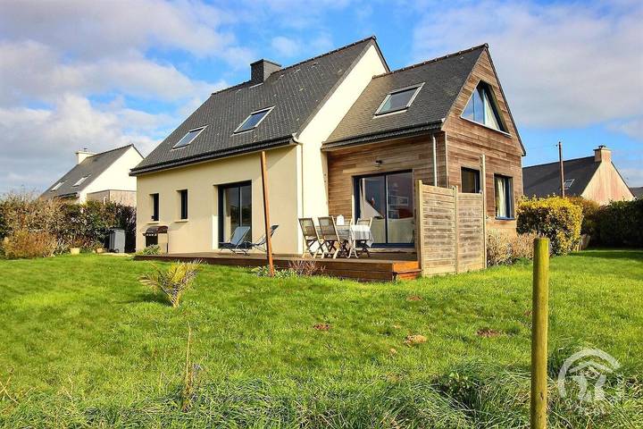 Gîte pour 7 personnes, avec terrasse et jardin - 1
