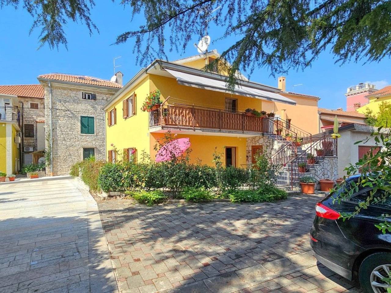 Ganze Wohnung, Wohnung in der Altstadt mit Terrasse und Parkplatz in Novigrad, Umag und Umgebung