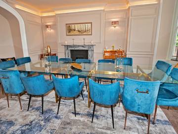 Holiday Rental for 17 People in Milton Keynes, South East England, Photo 3