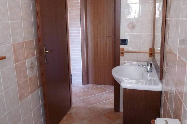 Apartamento entero, Apartamento junto al mar en la primera planta, con amplia terraza, en una casa renovada in Casalborsetti spiaggia (Casal Borsetti), Casal Borsetti