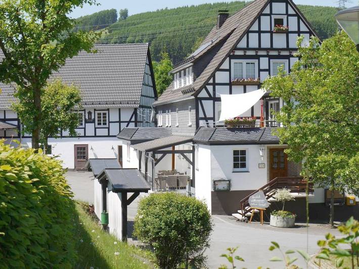 BnB für 2 Personen, mit Terrasse und Sauna sowie Ausblick in Schmallenberg