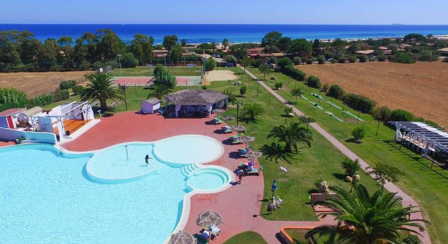 Appart’hôtel pour 4 personnes, avec bassin pour enfant ainsi que jardin et piscine, animaux acceptés