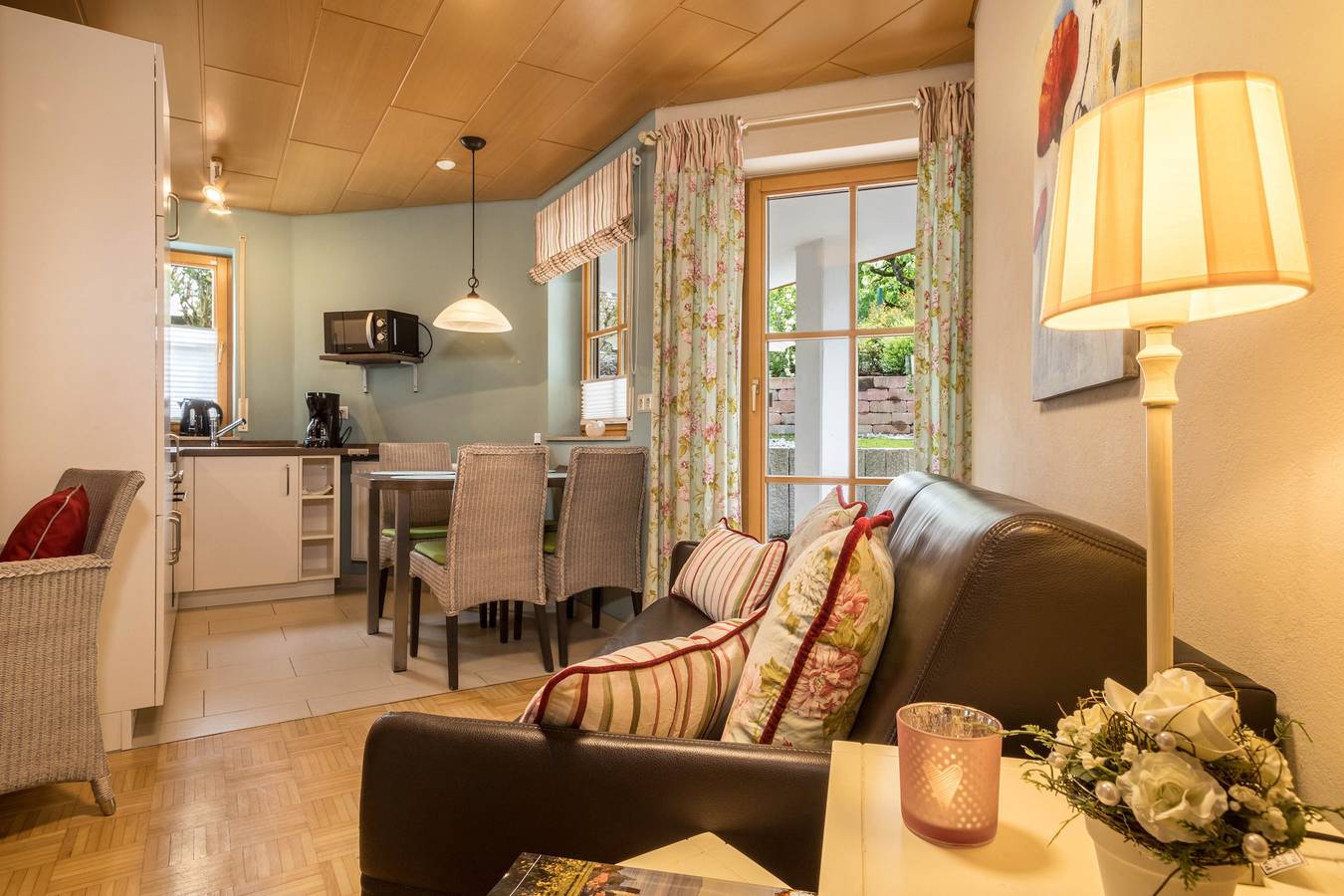 Entire apartment, Cosy Vacation Apartment 8 on "Trostelhof" with Private Terrace in Neufrach, Salem