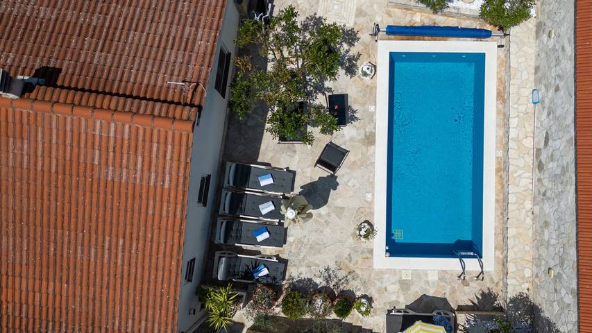 Villa Tina Desne by Villas Guide in Dubrovnik-Neretva