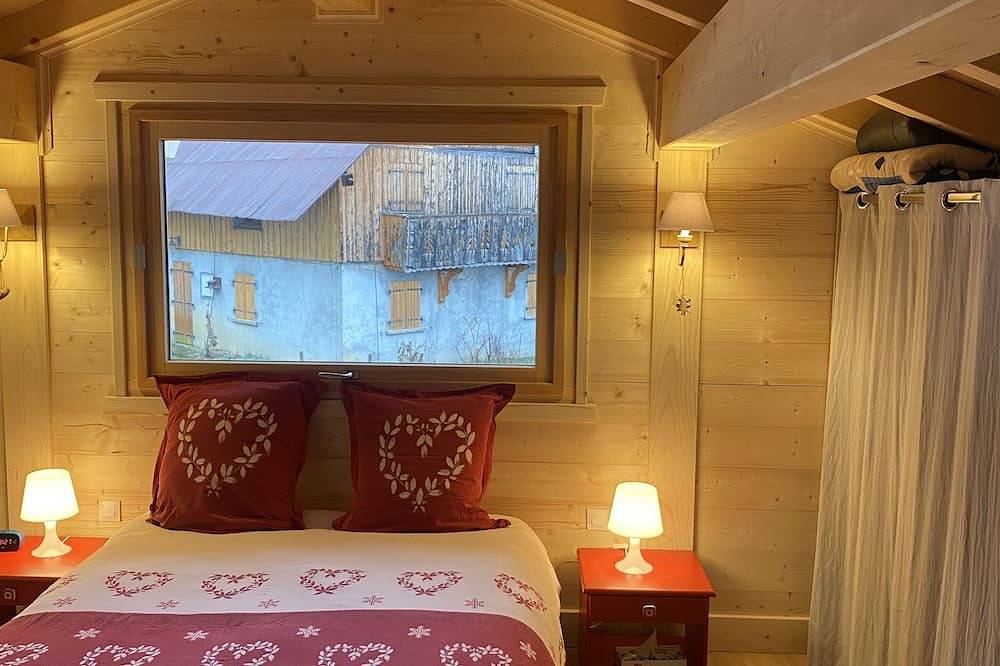 Chalet Dans les Aravis 1200 m Daltitude Avec spa Priver in Le Bouchet-Mont-Charvin, Annecy region