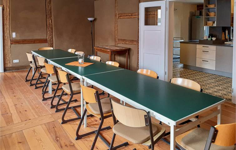 Terrace Retreat in Bruessow: Cozy Apartment with Parking and Kitchen in Bruessow, Uckermark region