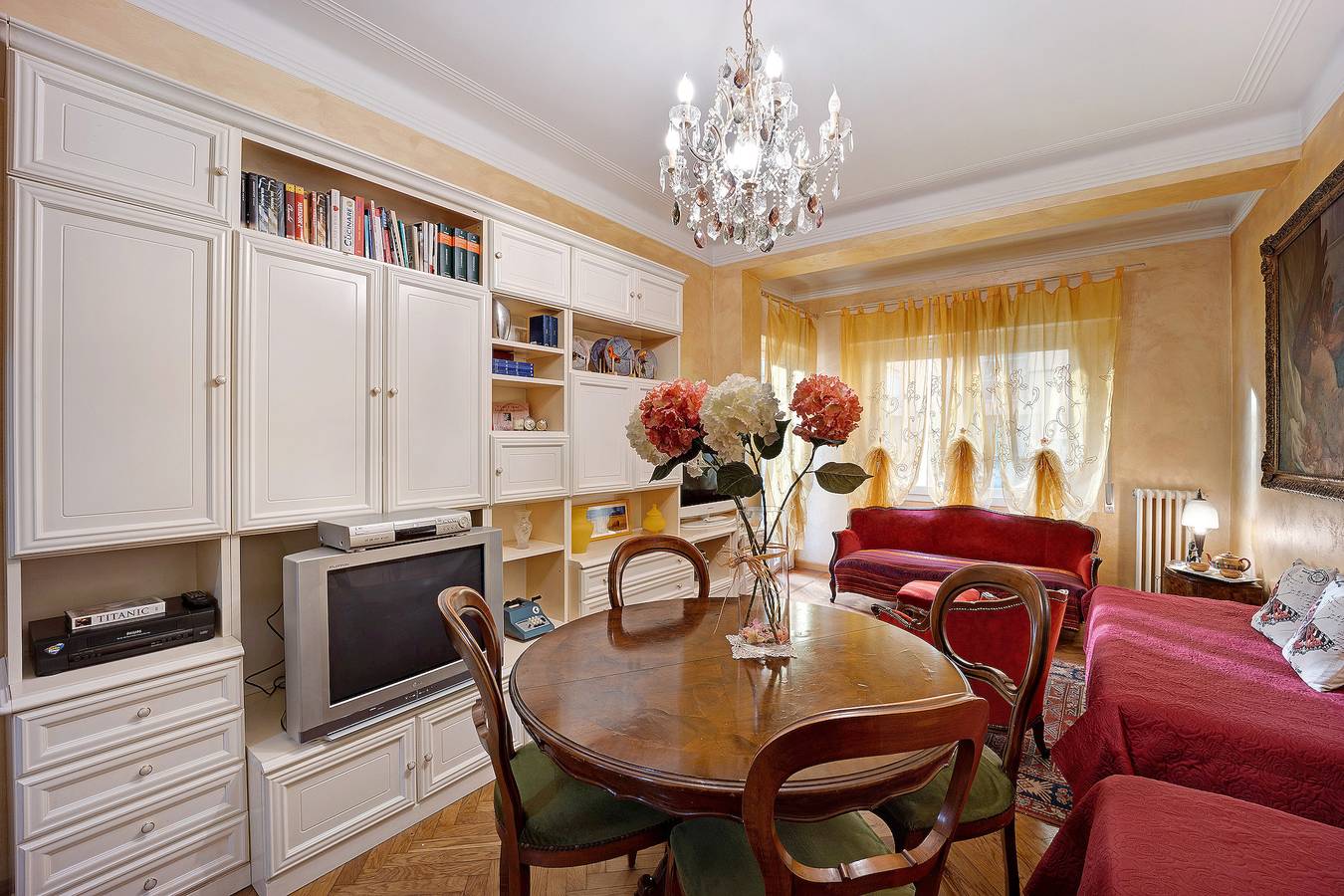 Entire apartment, Apartment 'Casa di Pina a Sanremo' with Balconies & Wi-Fi in San Remo, Sanremo Municipality