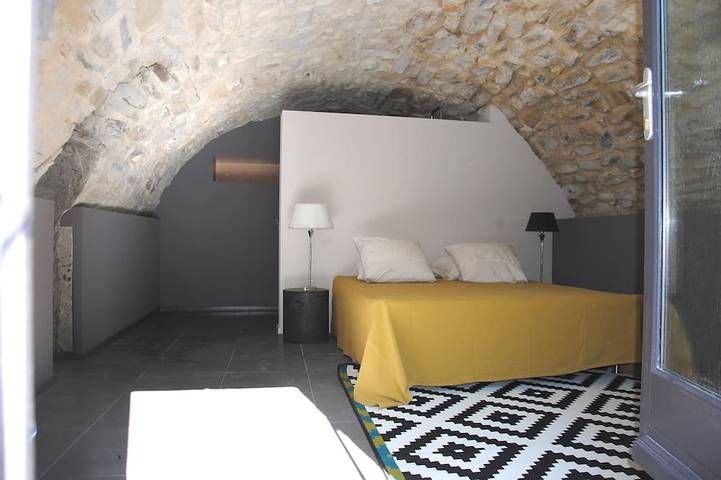 Gîte pour 4 personnes, avec jardin ainsi que piscine et terrasse à Balazuc - 2