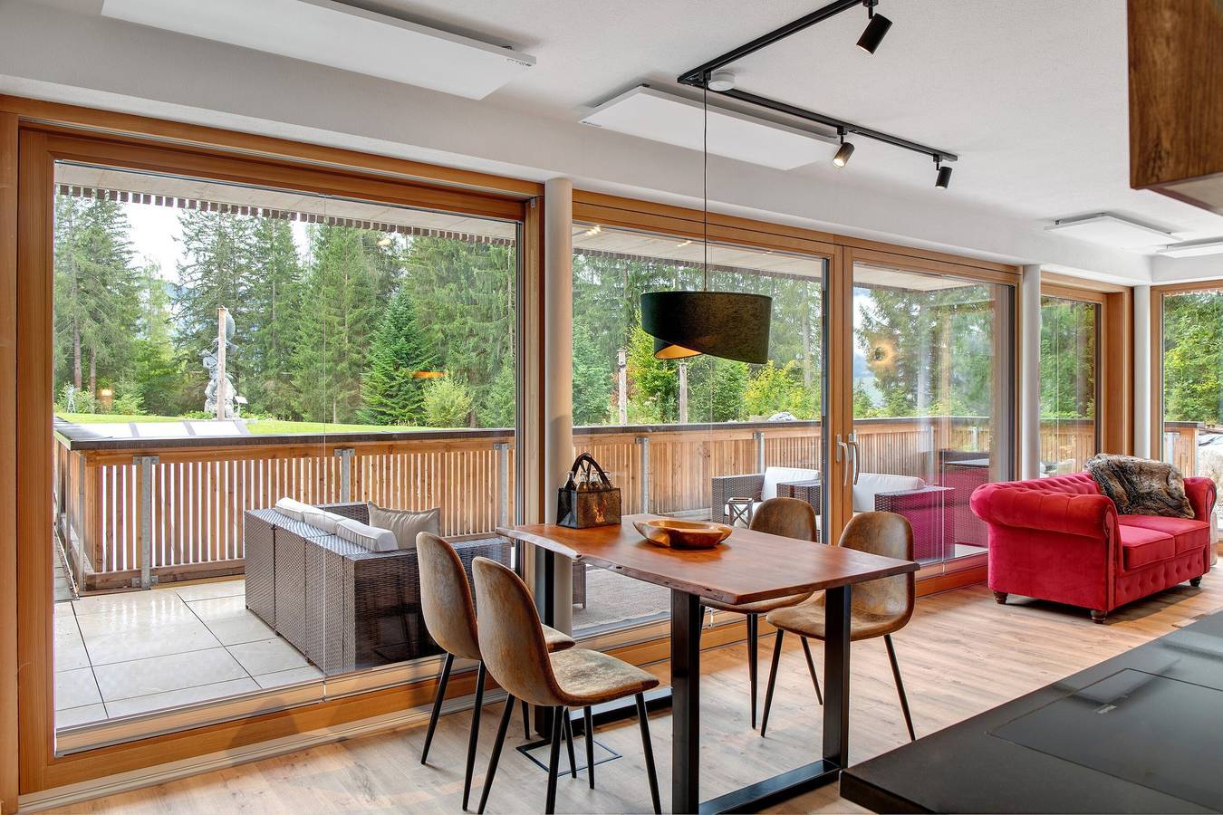 Ganze Wohnung, Apartment 'Zugspitzstudio' mit Bergblick, privater Terrasse und Wlan in Ehrwald, Ammergauer Alpen (Österreich)