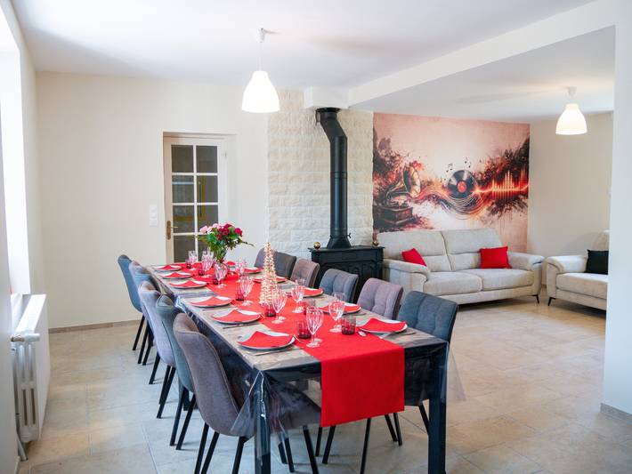 Location de vacances pour 12 personnes, avec terrasse et jardin dans l' Aisne