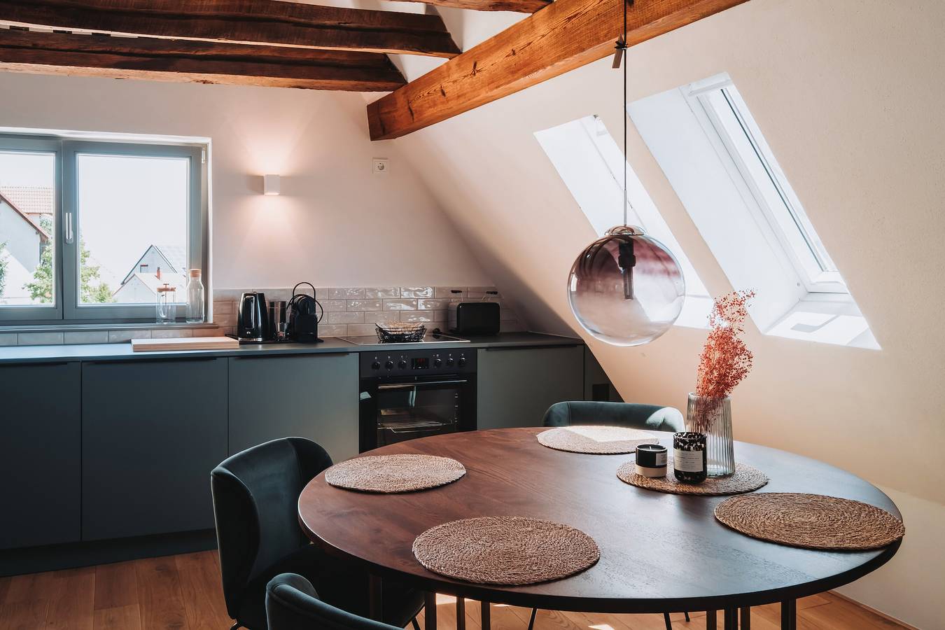 Ganze Wohnung, Ferienwohnung "Altes Pfarrhaus - Galerie" mit Gemeinschaftsterrasse und Wlan in Gleisweiler, Südliche Weinstraße