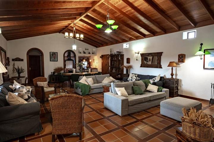 Casa rural para 11 personas, con Balcón y Terraza además de Jardín y Piscina en Puerto del Rosario - 4