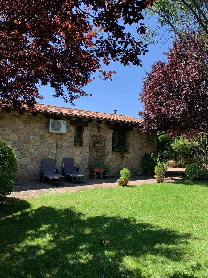 Casa de vacaciones para 5 personas, con vistas además de piscina y jardín - 1