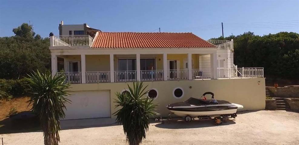 Διαμονή για διακοπές για 9 άτομα, με θέα και πισίνα καθώς και κήπο στον Άγιο Στέφανο Αυλιωτών