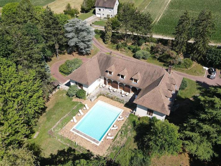 Location de vacances pour 12 personnes, avec jardin et piscine dans Auffreville-Brasseuil