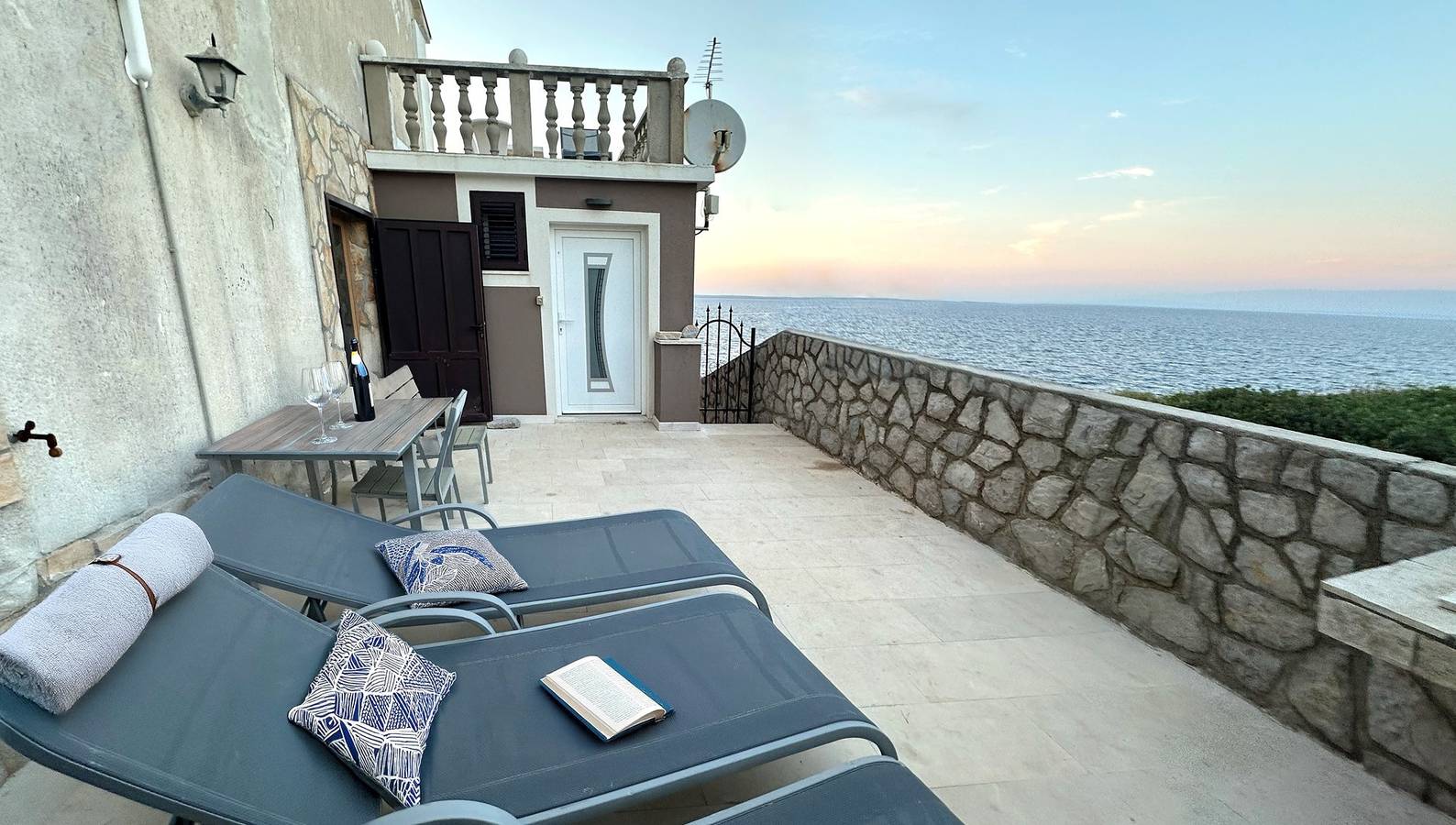 Ganze Wohnung, Superior one-bedroom apartment with terrace and sea view No3 in Mali Lošinj, Lošinj (Kvarner Bucht)