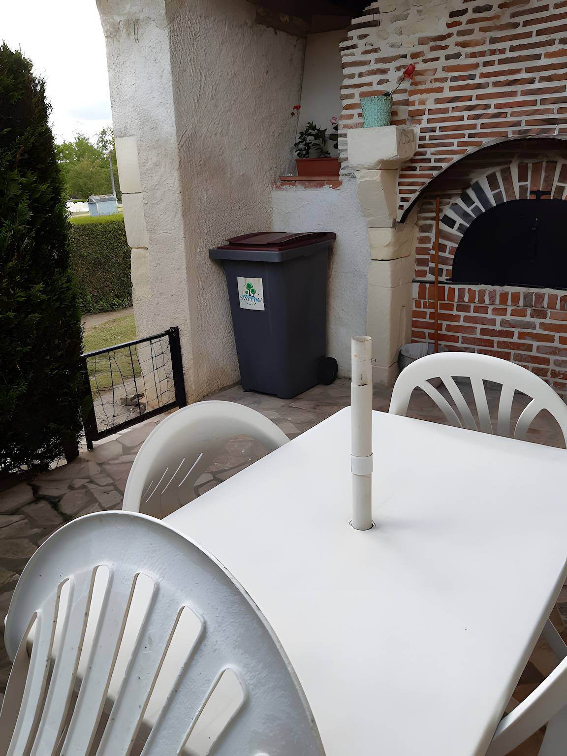 Maison de Vacances 'Gîte 264, Proche Zoo Beauval' avec Terrasse Privée et Jardin Privatif in Noyers-sur-Cher, Région de Romorantin-Lanthenay