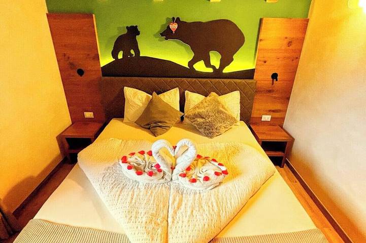 Chalet Torcel Romantic Spa & Nature in San Lorenzo in Banale, Dorsino