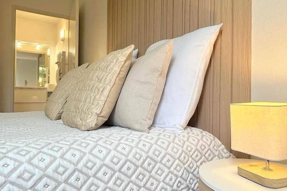 Apartamento entero, Apartamento-Confortable-Baño privado con bañera-Terraza in Castelnau-d'Estrétefonds, Alto Garona
