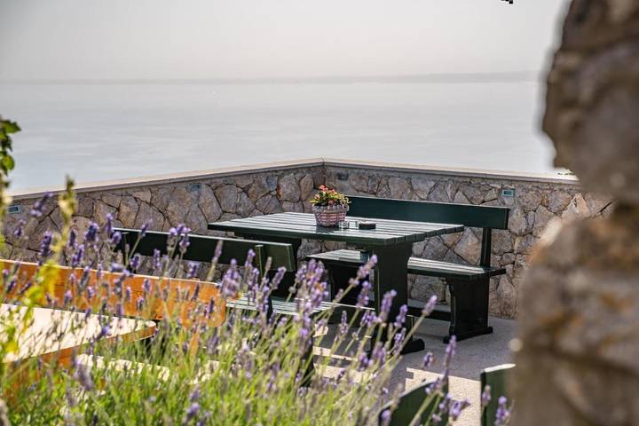 Ferienwohnung für 5 Personen, mit Ausblick und Garten