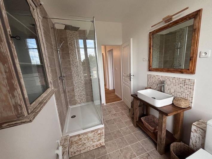 Location de vacances pour 10 personnes, avec piscine et vue ainsi que terrasse et jardin à Montpon-Ménestérol - 2