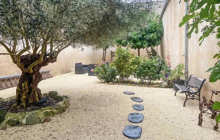 Gîte pour 6 personnes, avec jardin et terrasse, animaux acceptés à Le Château-d'Oléron - 2