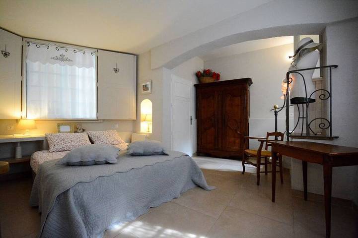 Gîte pour 4 personnes, avec terrasse dans Palais des Papes - 2