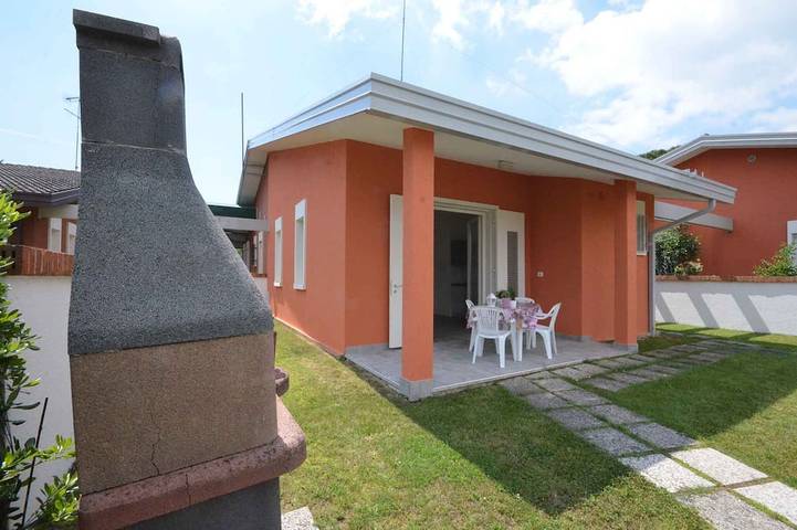 Bungalow für 6 Personen, mit Terrasse und Garten in Bibione