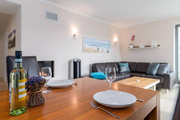 Ganze Wohnung, Villa Deichgraf We 15 mit seitlichem Meerblick und Balkon in Börgerende in Börgerende, Börgerende-Rethwisch