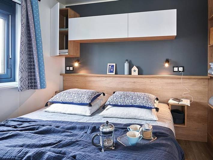 Flower Camping de l'Olivigne - Mobilheim 4 personen - Mobilheim Premium 29m² 2 Zimmer + Terrasse 21m² + Tv + Lv + Clim + Plancha 4 pers Mobilheim Premium 29m² 2 Zimmer + Terrasse 21m² + Tv + Lv + Clim + Plancha 4 pers in Bize-Minervois, Mittelmeerküste (Frankreich)