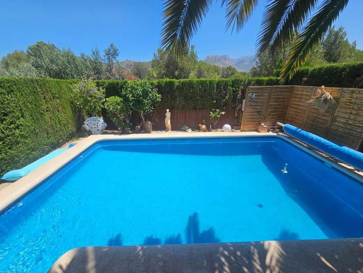 Casa de vacaciones para 4 personas, con piscina además de jardín y vistas - 1