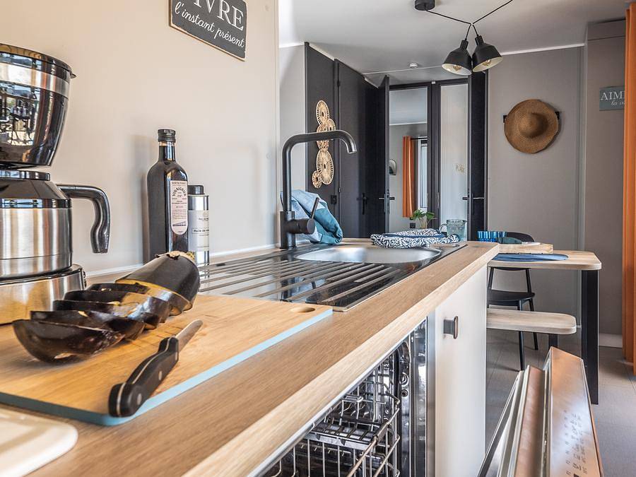 Camping Les Rouillères - Mobilhome 5 personnes - Select Tv Lv Clim Plancha - 2 chambres - 4/5 pers in La Tranche-sur-Mer, Vendée