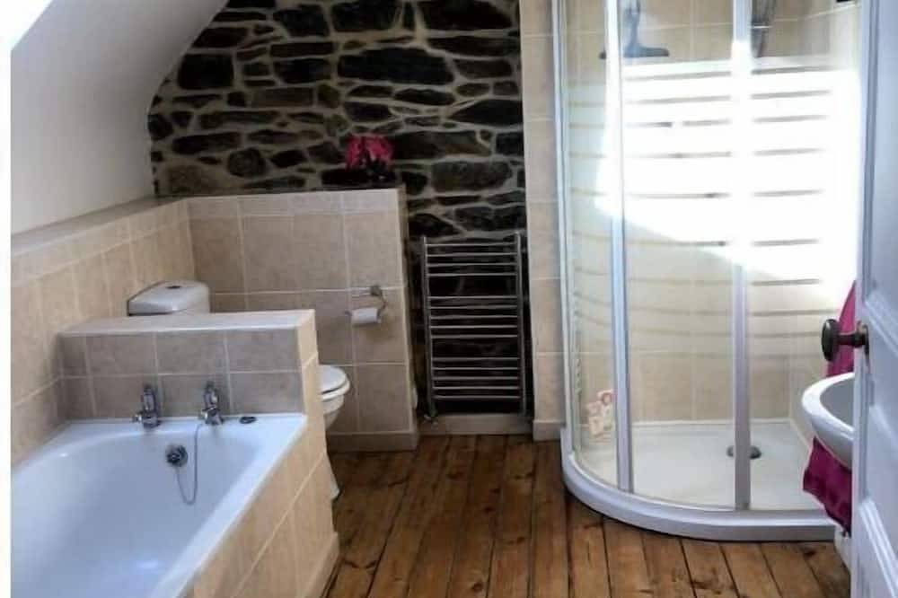 Maison Rénovée Dans un Charmant Village Central des Côtes D'armor in Portrieux, Región de Guingamp