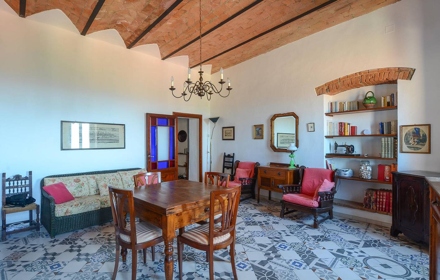Apartamento vacacional entero, Encantador apartamento en la planta superior con vistas panorámicas en Castagneto Carducci in Castagneto Carducci, Costa Etrusca