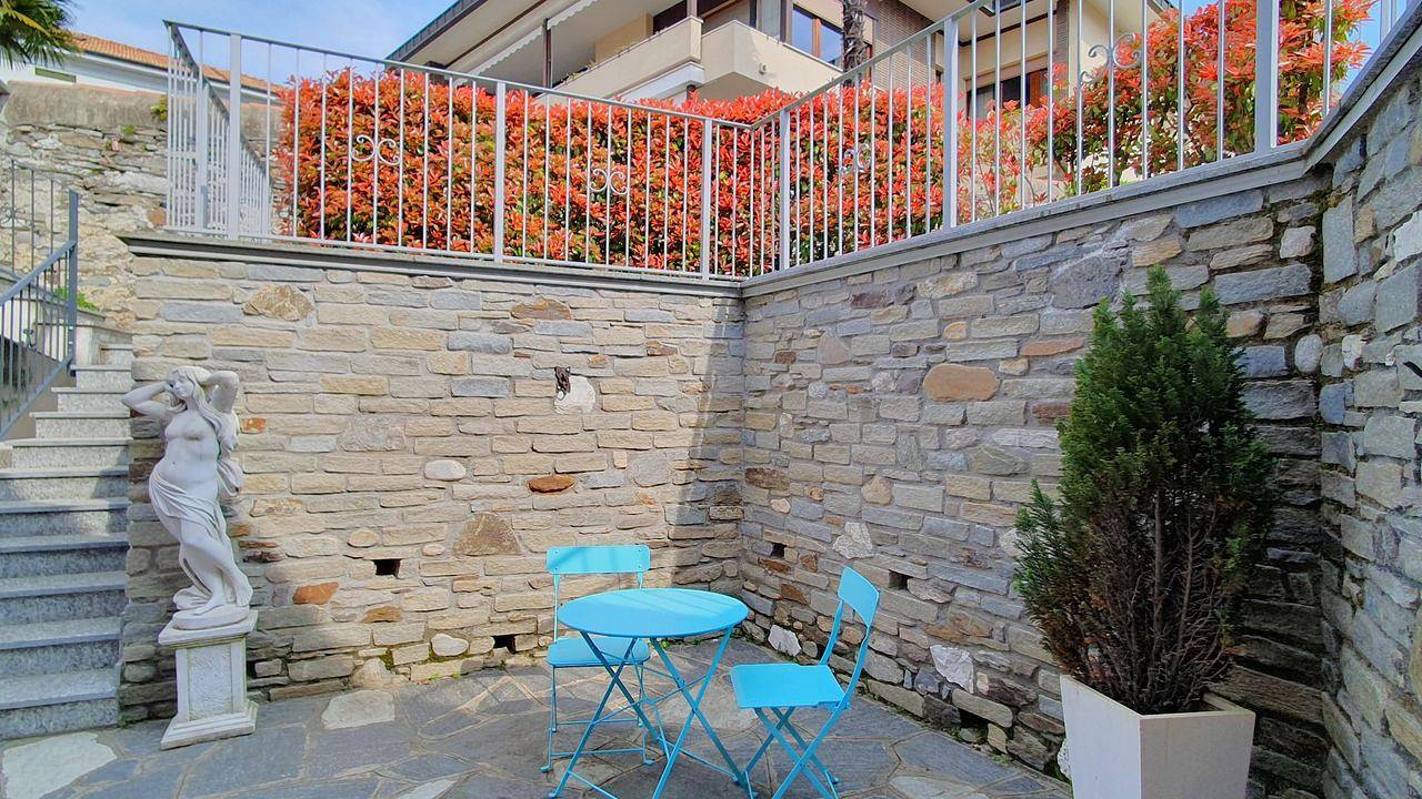 Entire holiday apartment, Ferienwohnung für 2 Personen (50 m²) in Luino in Luino, Comune di Luino