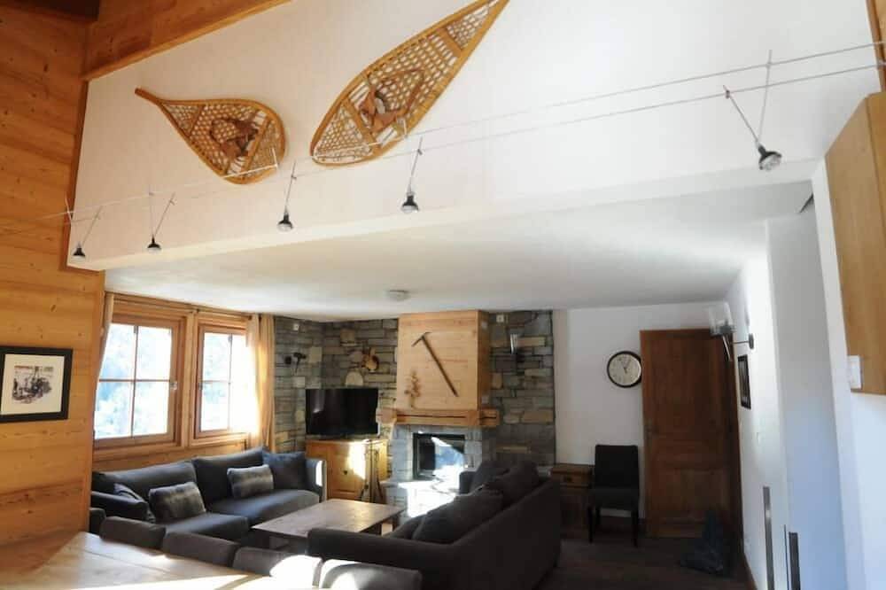 Chalet de lujo con una hermosa vista y el encanto de la madera y la piedra in Tignes, Macizo del Ruitor