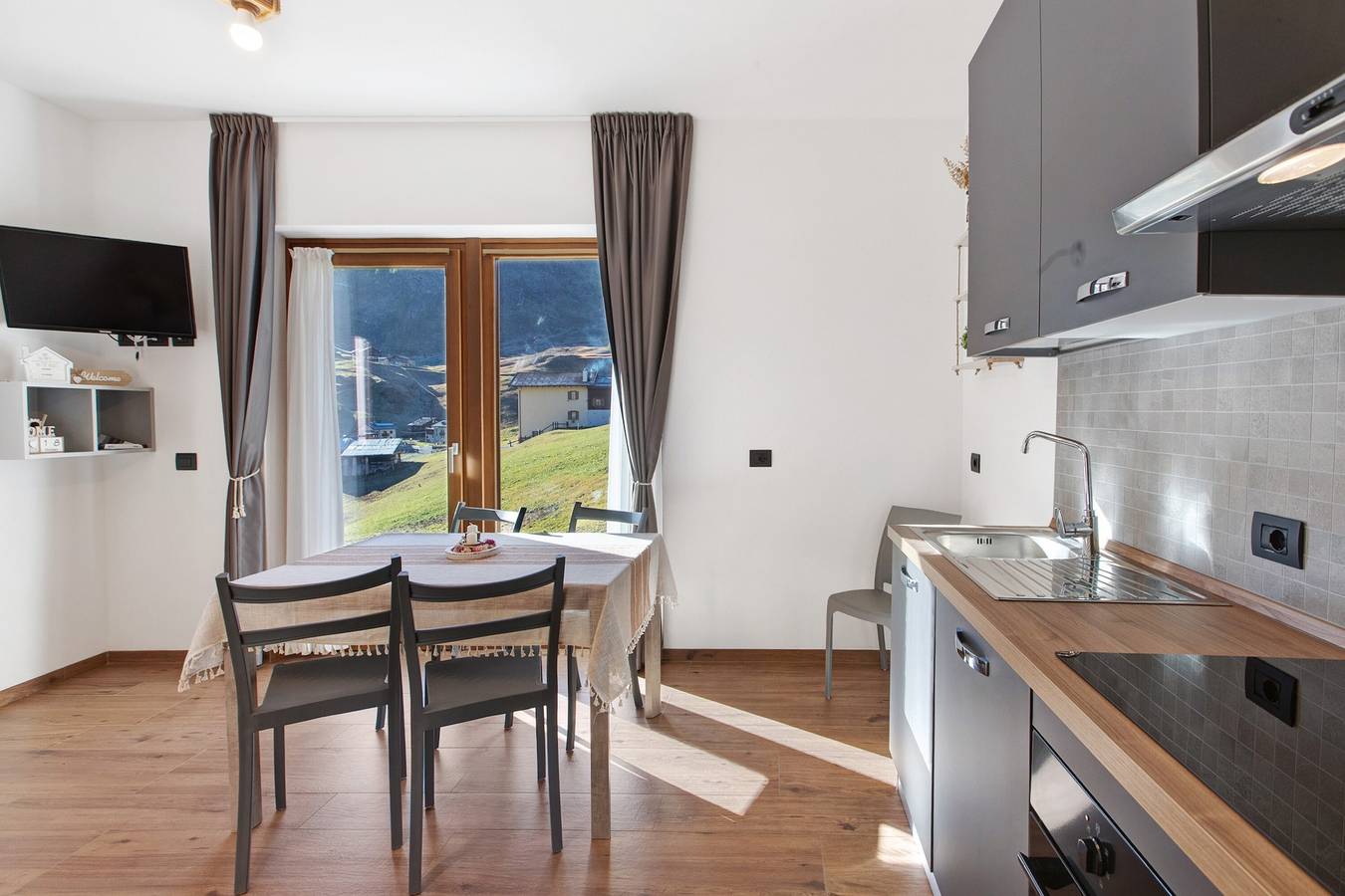 Appartement entier, Appartement 'Val Tort' avec vue sur les montagnes, jardin partagé et Wi-Fi in Livigno, Parc national du Stelvio