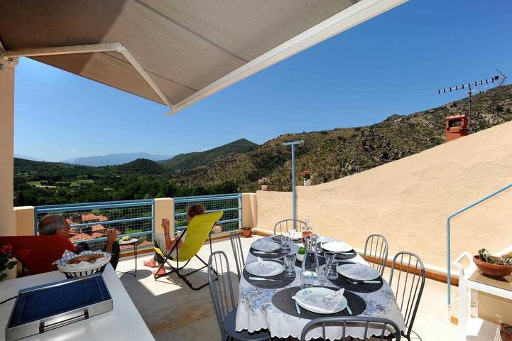 Gîte pour 6 personnes, avec Terrasse à Rodès