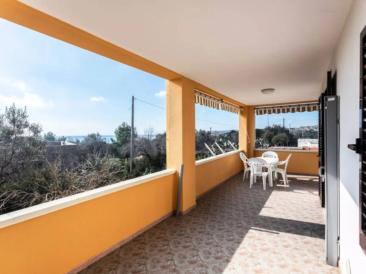 Apartamento entero, 2 estancias 6 personas in Torre Vado, Golfo de Tarento