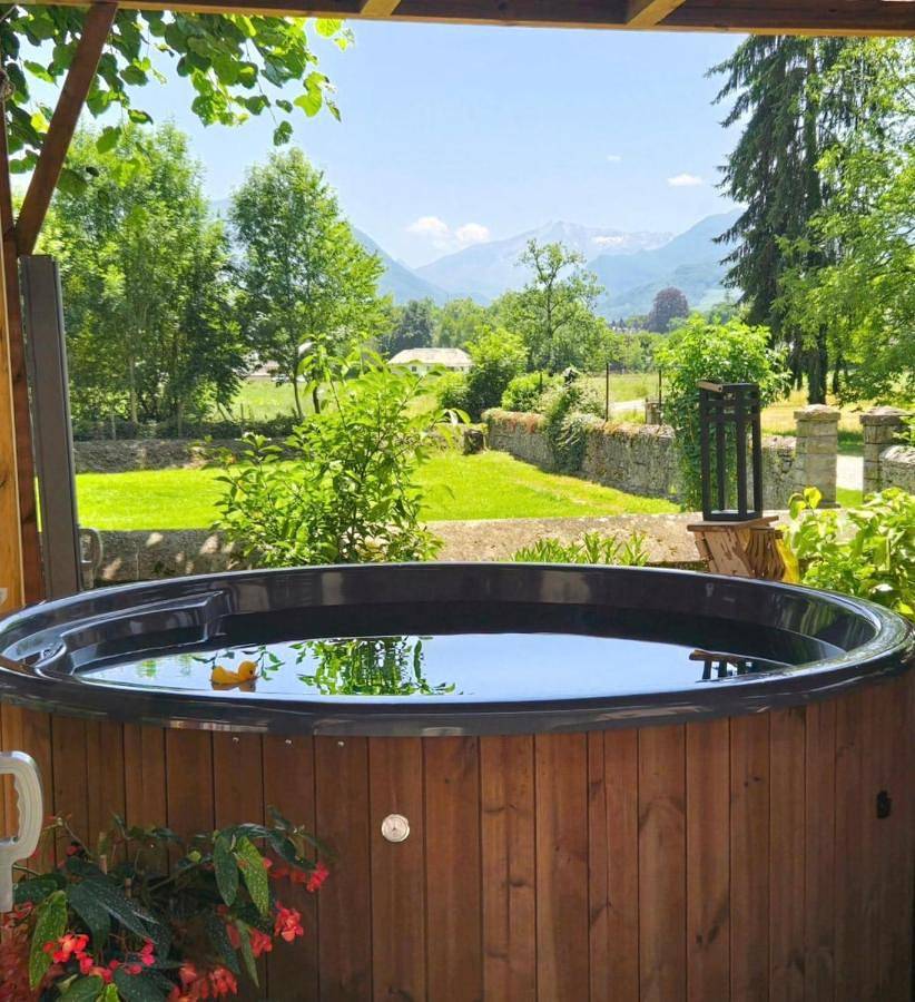 Appartement entier, Studio idéal pour deux avec accès bain nordique in Asson, Béarn