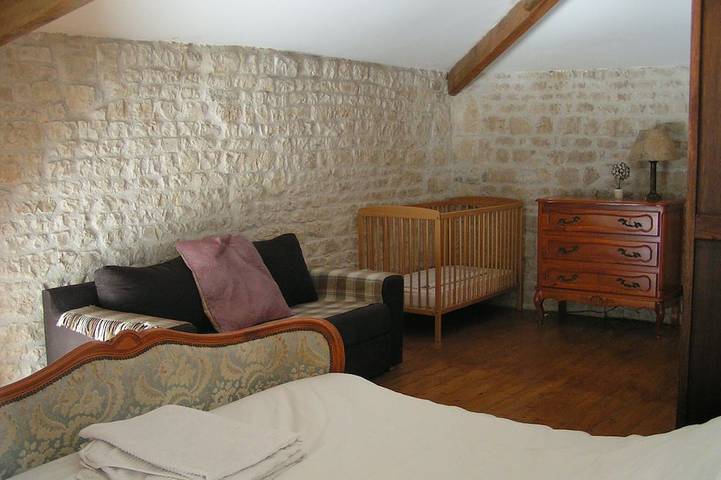 Location de vacances pour 9 personnes, avec Jardin et Piscine à Dœuil-sur-le-Mignon - 3