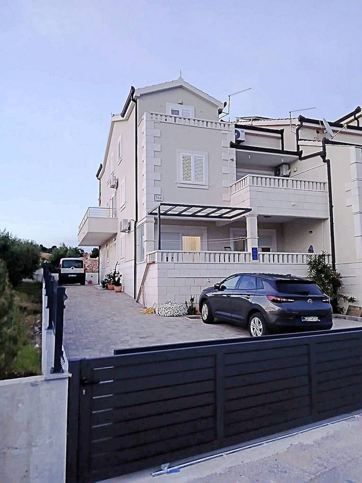 Apartments Mladenka in Rogoznica, Šibenik-Knin