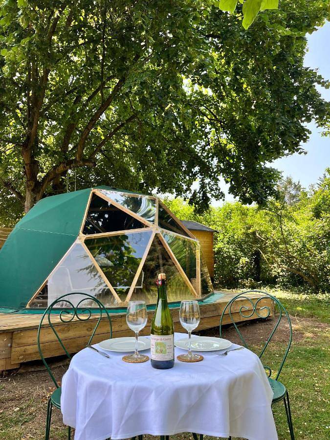 Le dôme en seine, proche Giverny in Moisson (Yvelines), Yvelines
