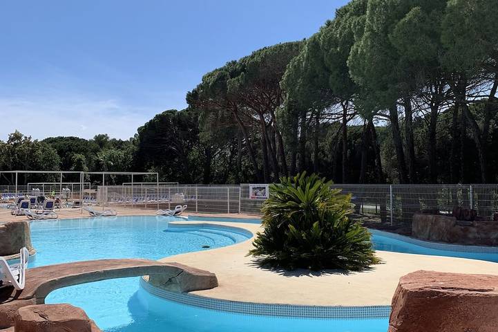 Chalet pour 6 personnes, avec piscine et jacuzzi à Puget-sur-Argens