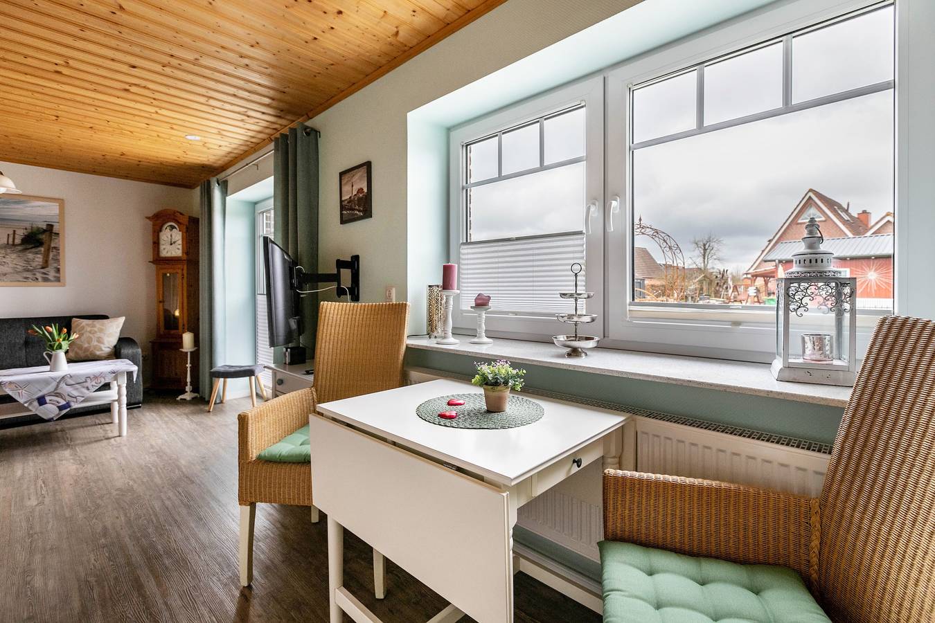 Ganze Wohnung, Ferienwohnung 'Doppelhaushälfte Ida' mit Privatterrasse, Gemeinschaftsgarten und Wi-Fi in Meldorf, Nordseeküste