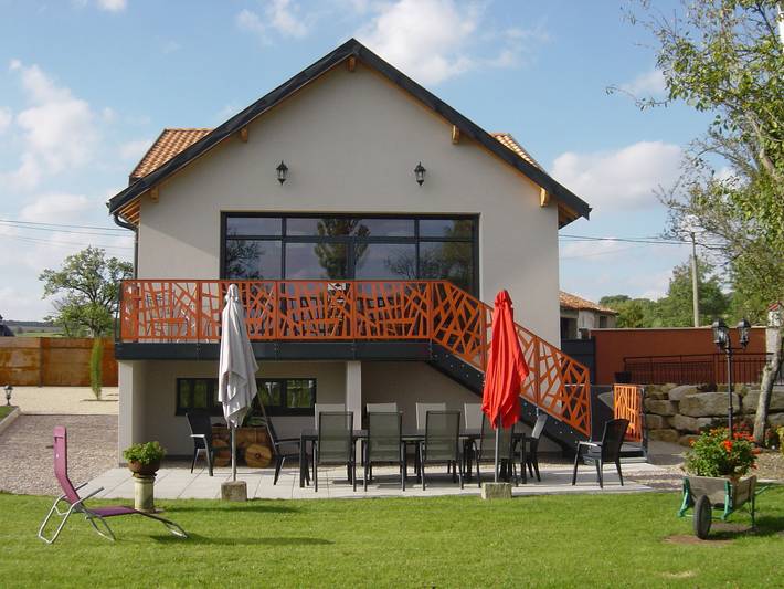 Maison de vacances pour 10 personnes, avec Balcon et Jacuzzi ainsi que Terrasse et Piscine dans la Meuse